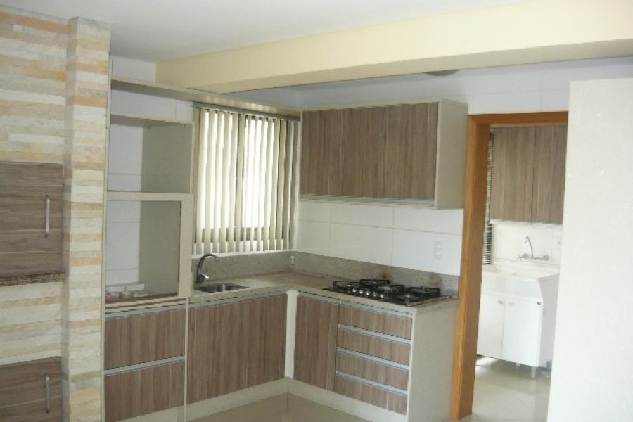 Apartamento com 119m², 3 dormitórios, 2 vagas, no bairro Madureira em Caxias do Sul para Comprar