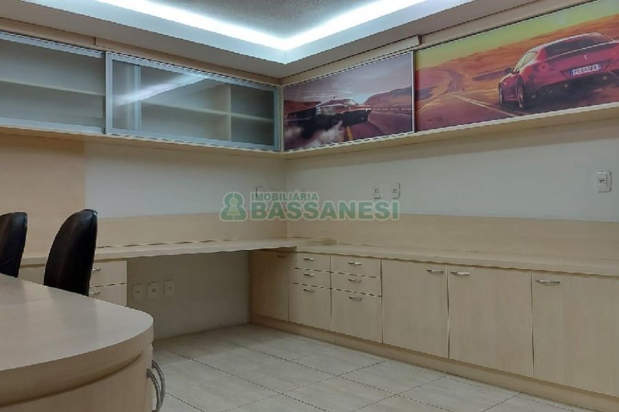 Pavilhão com 640m², no bairro Santa Catarina em Caxias do Sul para Alugar