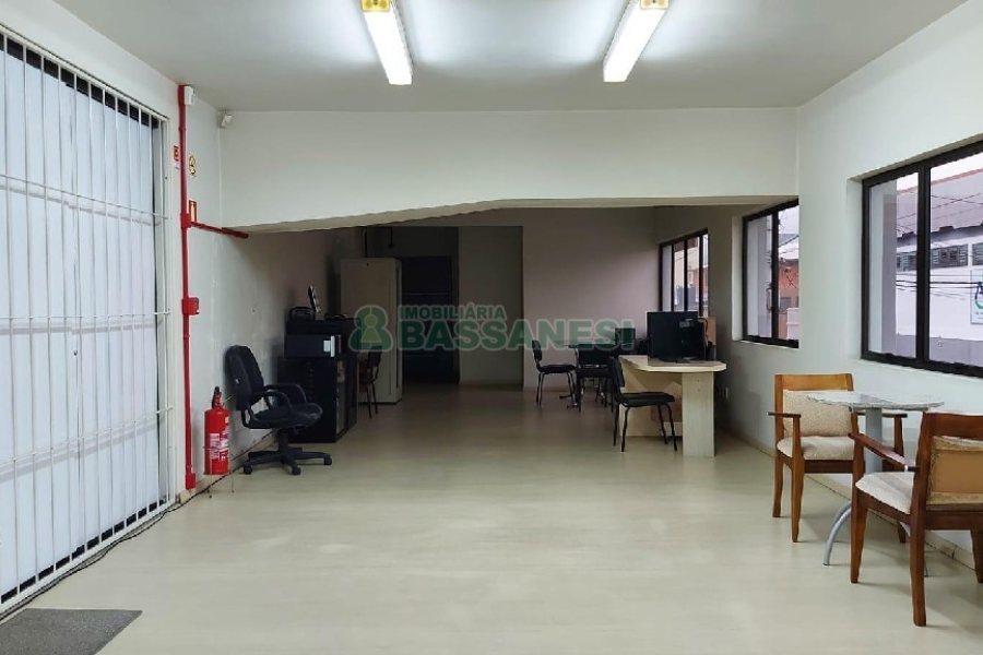 Pavilhão com 640m², no bairro Santa Catarina em Caxias do Sul para Alugar