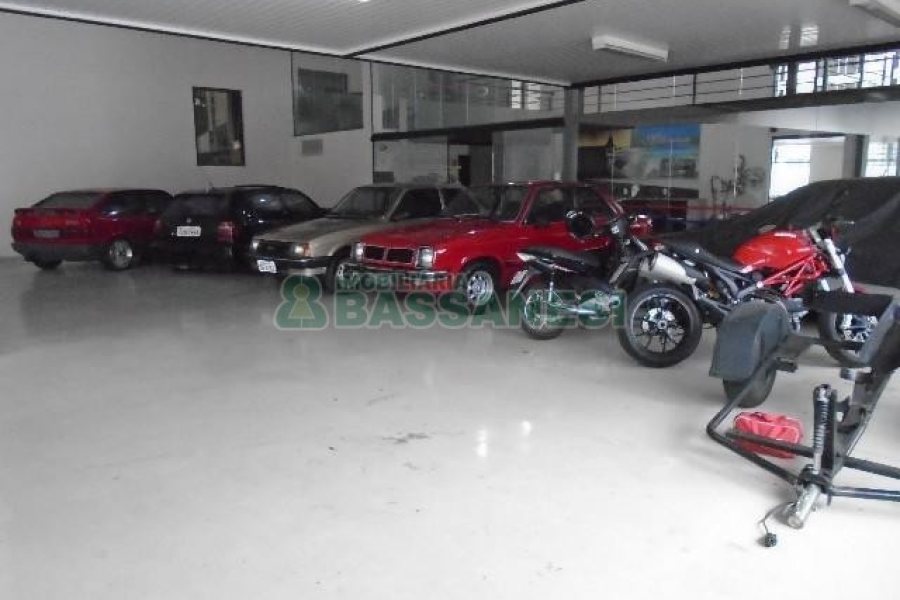 Pavilhão com 640m², no bairro Santa Catarina em Caxias do Sul para Alugar