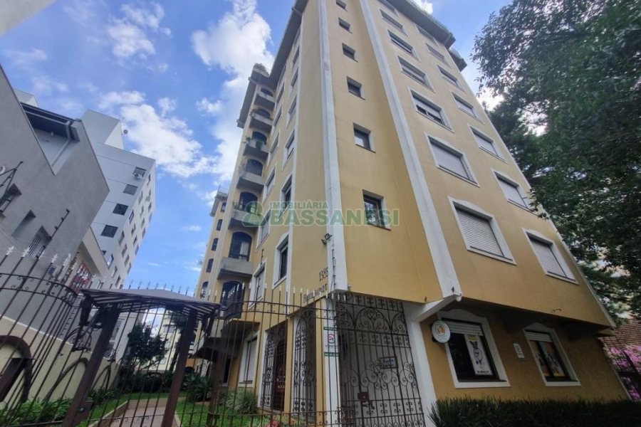 Apartamento com 112m², 3 dormitórios, 1 vaga, no bairro Centro em Caxias do Sul para Comprar