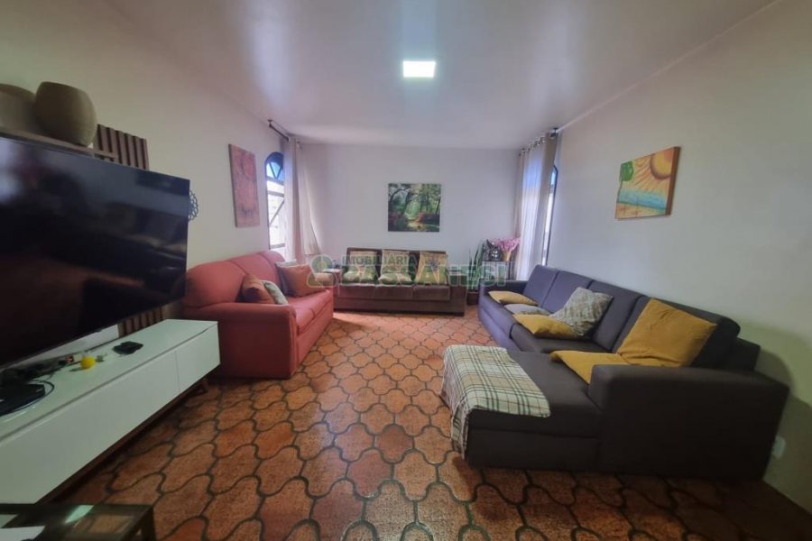 Apartamento com 112m², 3 dormitórios, 1 vaga, no bairro Centro em Caxias do Sul para Comprar