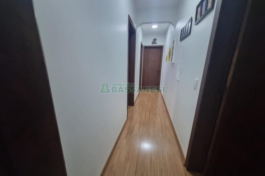 Apartamento com 112m², 3 dormitórios, 1 vaga, no bairro Centro em Caxias do Sul para Comprar