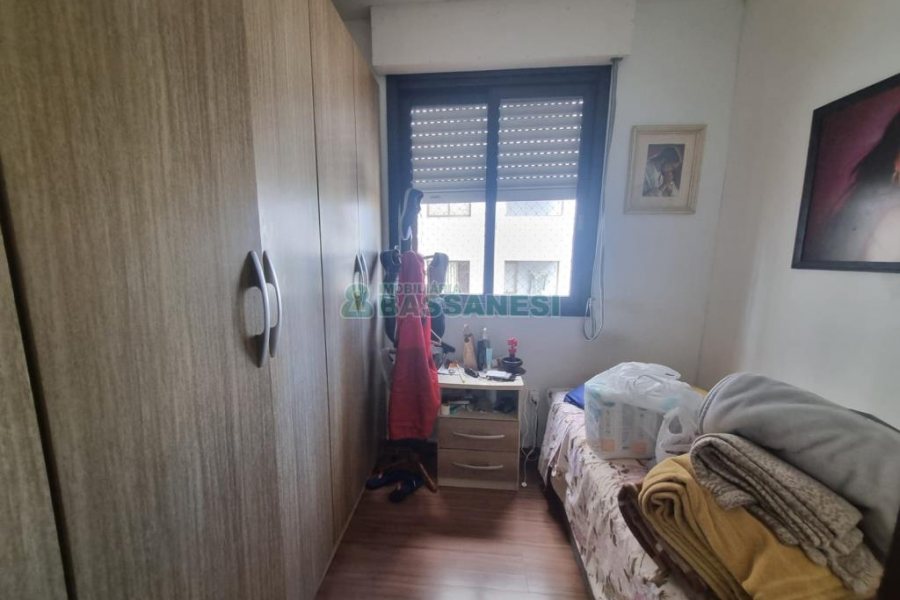Apartamento com 112m², 3 dormitórios, 1 vaga, no bairro Centro em Caxias do Sul para Comprar