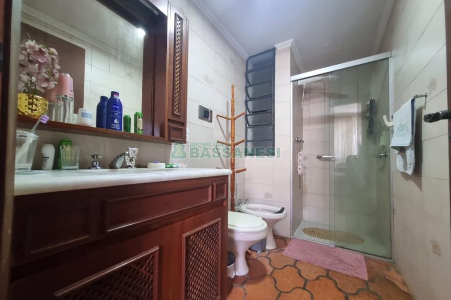 Apartamento com 112m², 3 dormitórios, 1 vaga, no bairro Centro em Caxias do Sul para Comprar