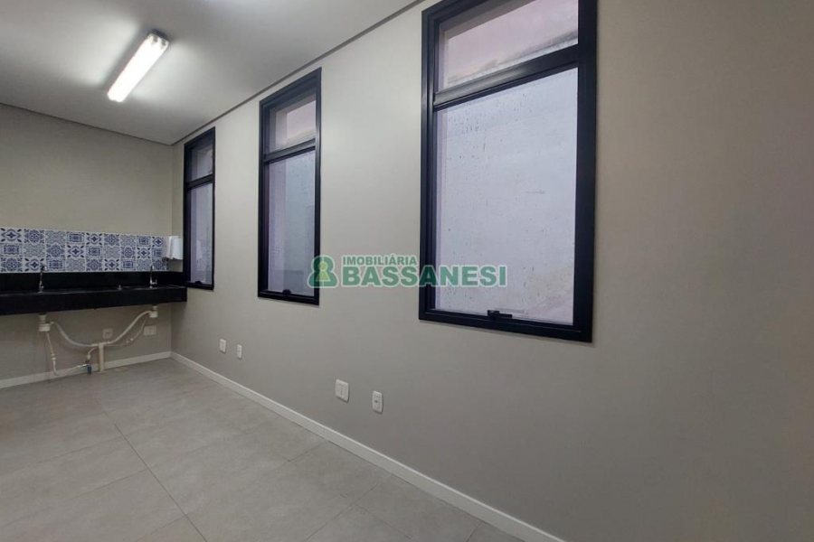 Loja com 130m², no bairro Centro em Caxias do Sul para Alugar