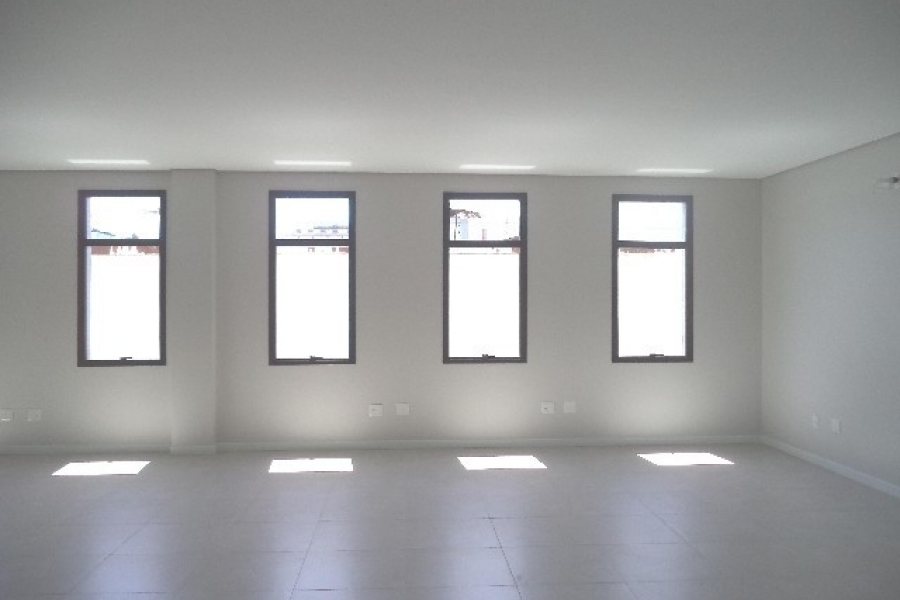 Loja com 130m², no bairro Centro em Caxias do Sul para Alugar