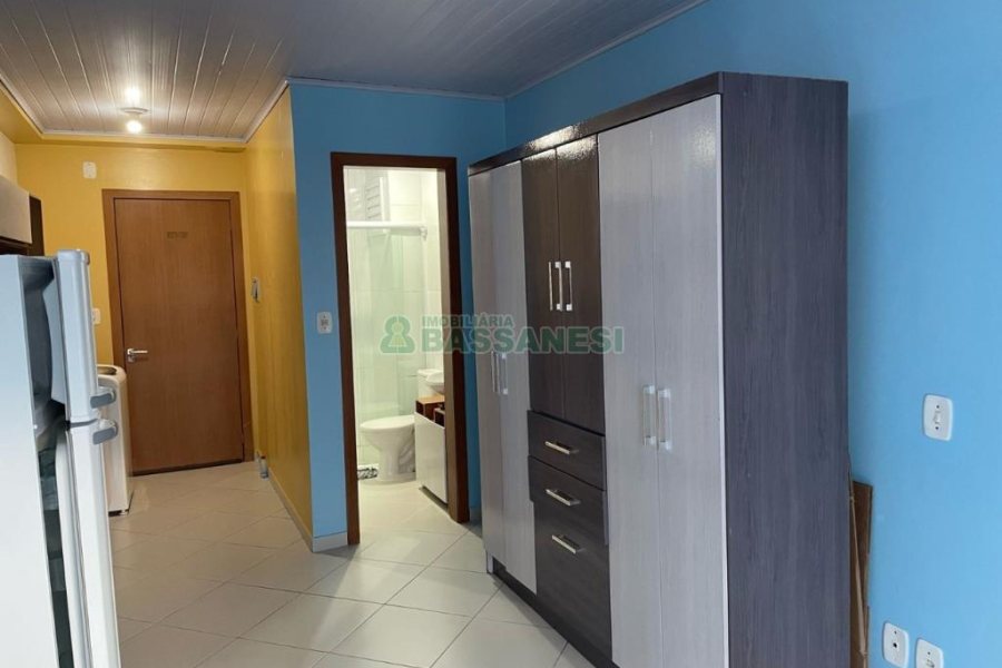 Kitinete com 21m², 1 dormitório, no bairro Centro em Caxias do Sul para Comprar