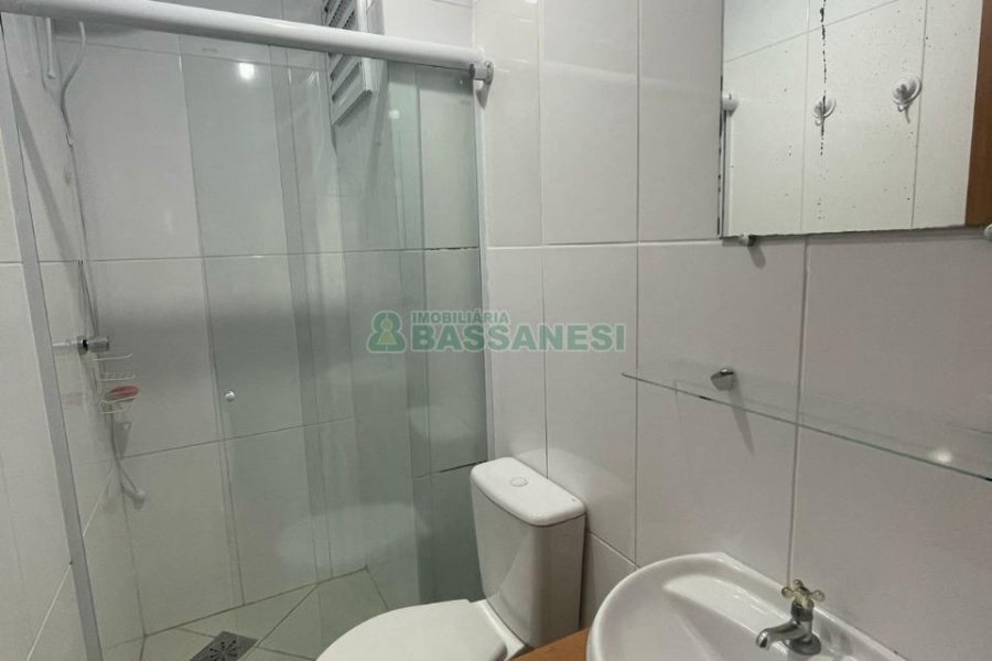 Kitinete com 21m², 1 dormitório, no bairro Centro em Caxias do Sul para Comprar