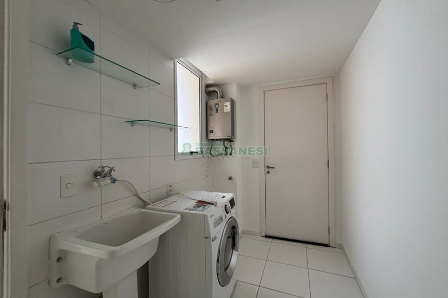 Apartamento com 112m², 3 dormitórios, 2 vagas, no bairro Cristo Redentor em Caxias do Sul para Alugar