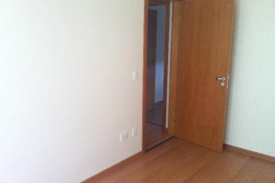Apartamento com 62m², 2 dormitórios, 1 vaga, no bairro Petrópolis em Caxias do Sul para Comprar