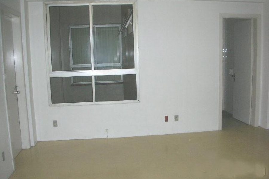 Sala com 24m², no bairro Centro em Caxias do Sul para Alugar