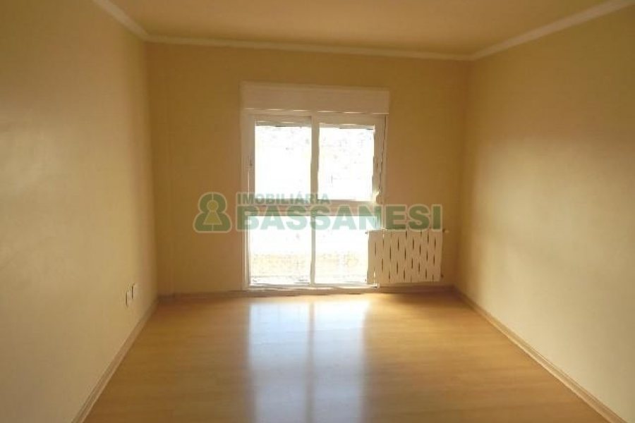 Apartamento com 95m², 3 dormitórios, 1 vaga, no bairro Lourdes em Caxias do Sul para Alugar