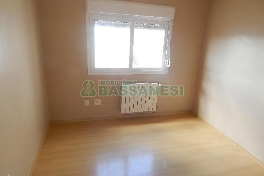 Apartamento com 95m², 3 dormitórios, 1 vaga, no bairro Lourdes em Caxias do Sul para Alugar