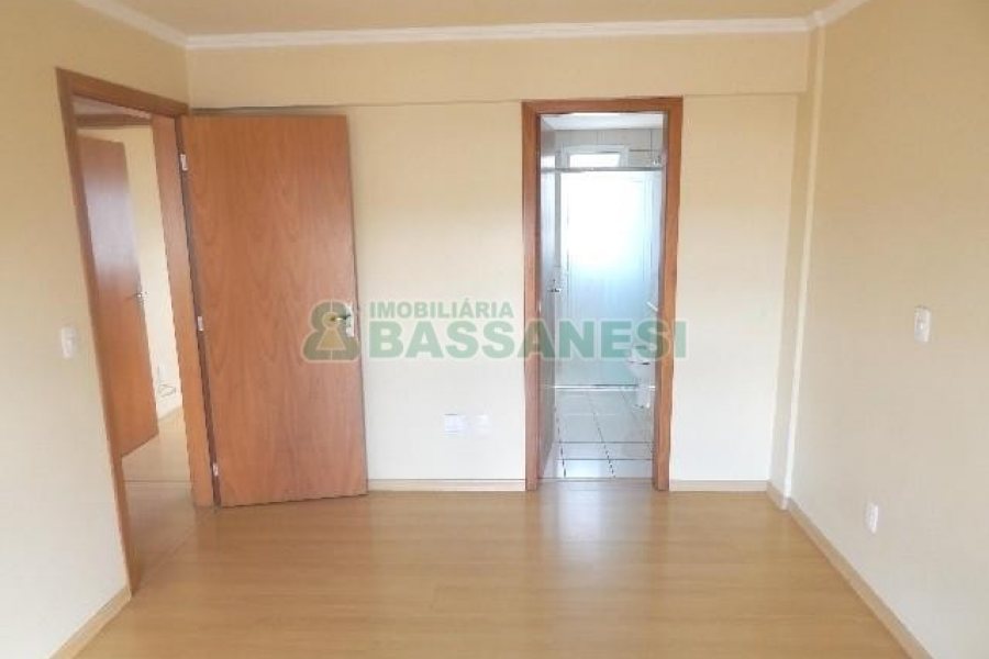 Apartamento com 95m², 3 dormitórios, 1 vaga, no bairro Lourdes em Caxias do Sul para Alugar