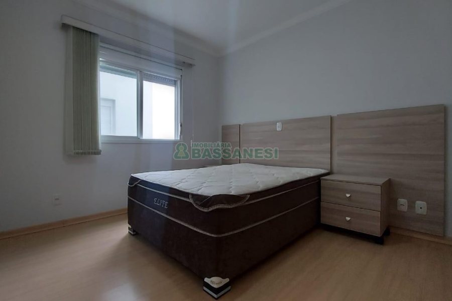 Apto Mobiliado com 37m², 1 dormitório, 1 vaga, no bairro Petrópolis em Caxias do Sul para Comprar
