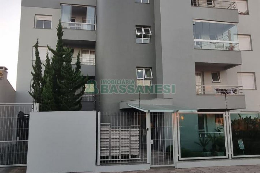 Apto Mobiliado com 37m², 1 dormitório, 1 vaga, no bairro Petrópolis em Caxias do Sul para Comprar