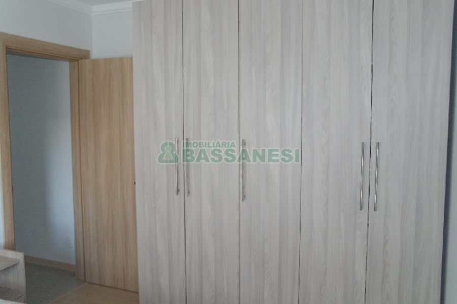 Apartamento com 37m², 1 dormitório, 1 vaga, no bairro Petrópolis em Caxias do Sul para Alugar
