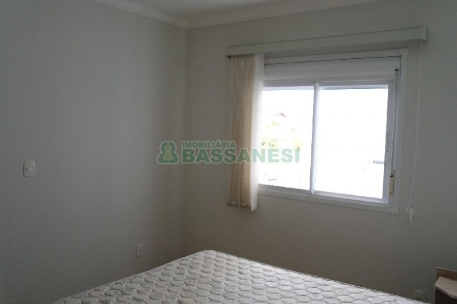 Apartamento com 37m², 1 dormitório, 1 vaga, no bairro Petrópolis em Caxias do Sul para Alugar