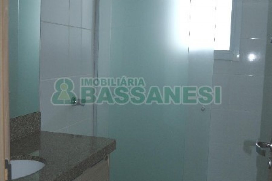 Apartamento com 37m², 1 dormitório, 1 vaga, no bairro Petrópolis em Caxias do Sul para Alugar