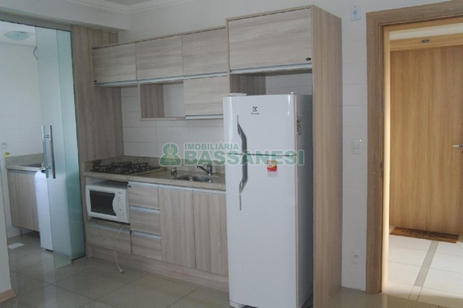 Apartamento com 37m², 1 dormitório, 1 vaga, no bairro Petrópolis em Caxias do Sul para Alugar