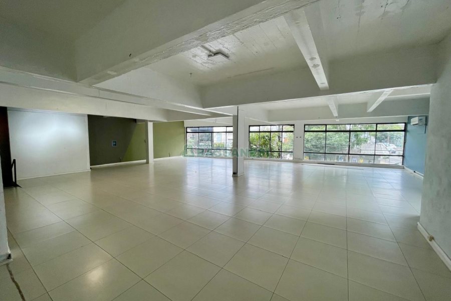 Loja com 315m², no bairro São Pelegrino em Caxias do Sul para Alugar