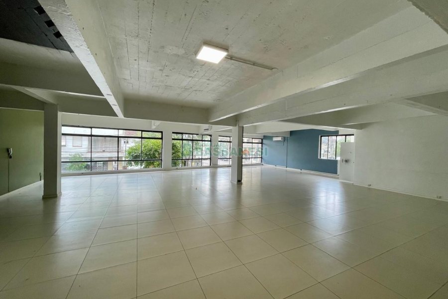 Loja com 315m², no bairro São Pelegrino em Caxias do Sul para Alugar