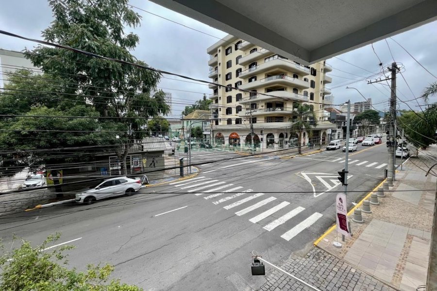 Loja com 315m², no bairro São Pelegrino em Caxias do Sul para Alugar