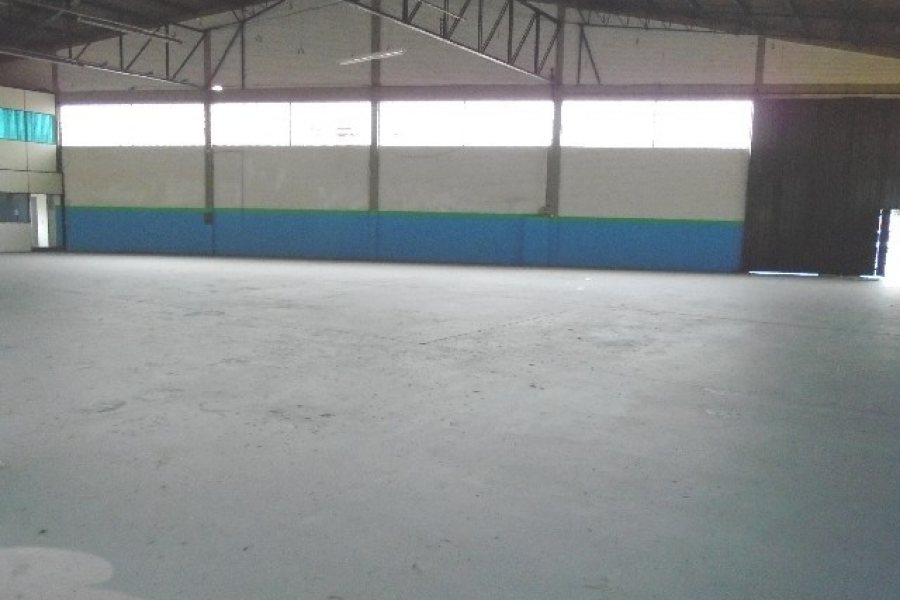 Pavilhão com 700m², no bairro São José em Caxias do Sul para Alugar