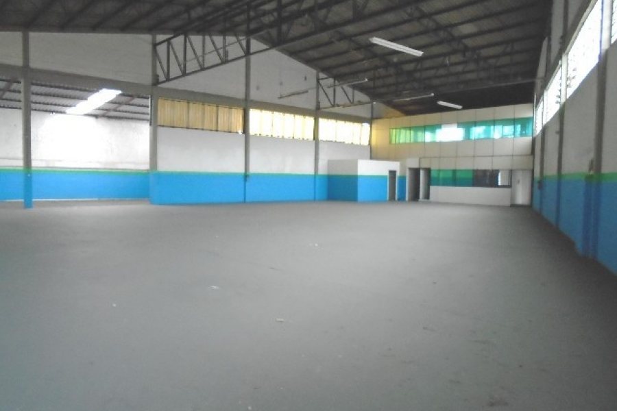 Pavilhão com 700m², no bairro São José em Caxias do Sul para Alugar