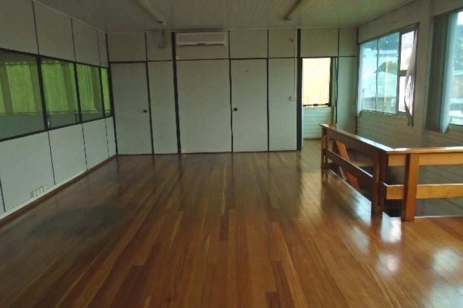 Pavilhão com 700m², no bairro São José em Caxias do Sul para Alugar