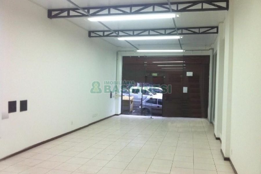 Loja com 137m², no bairro São Pelegrino em Caxias do Sul para Alugar