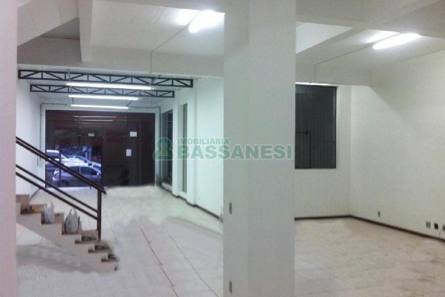 Loja com 137m², no bairro São Pelegrino em Caxias do Sul para Alugar