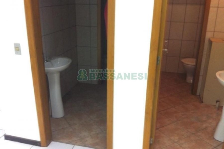 Loja com 137m², no bairro São Pelegrino em Caxias do Sul para Alugar