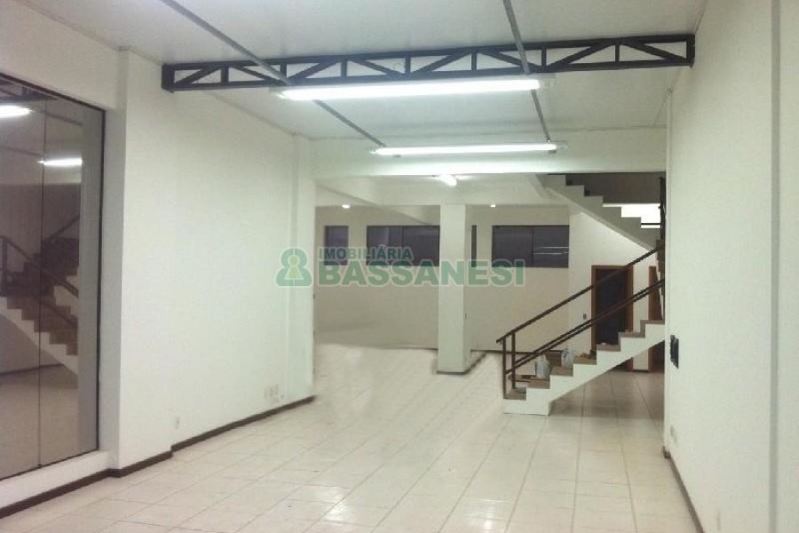 Loja com 137m², no bairro São Pelegrino em Caxias do Sul para Alugar