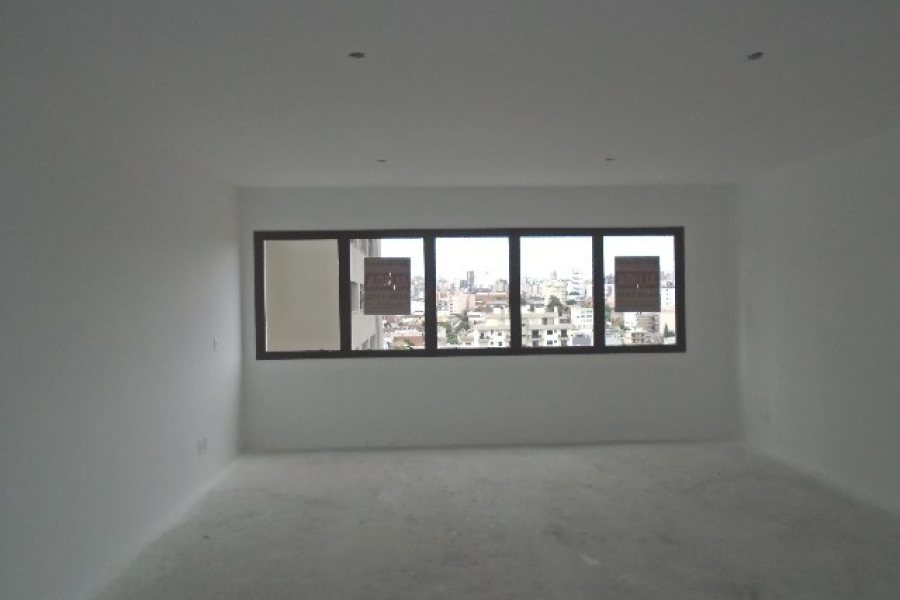 Sala com 42m², 1 vaga, no bairro Pio X em Caxias do Sul para Comprar