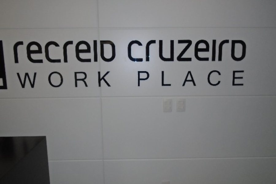 Sala com 42m², 1 vaga, no bairro Pio X em Caxias do Sul para Comprar