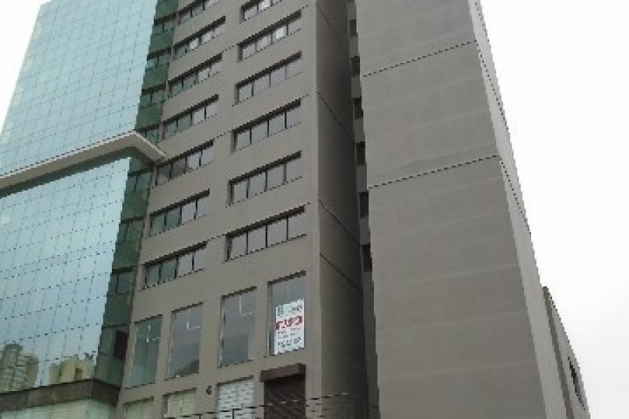 Sala com 42m², 1 vaga, no bairro Pio X em Caxias do Sul para Comprar