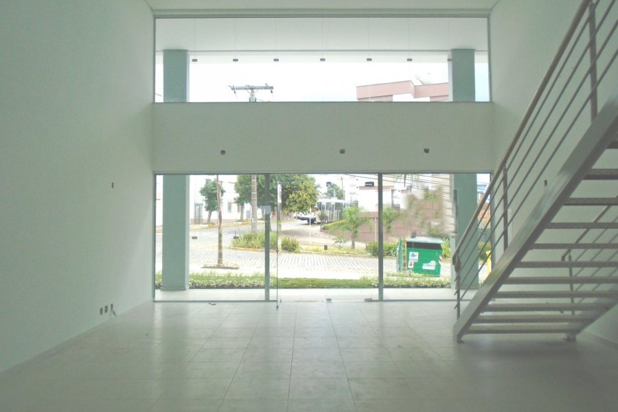 Loja com 180m², 2 vagas, no bairro Jardim América em Caxias do Sul para Comprar