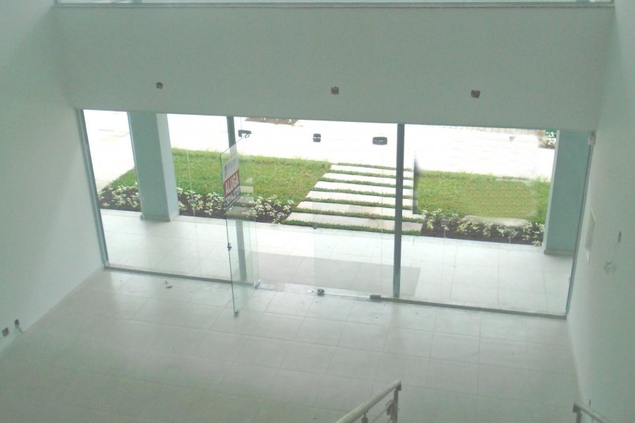 Loja com 180m², 2 vagas, no bairro Jardim América em Caxias do Sul para Comprar