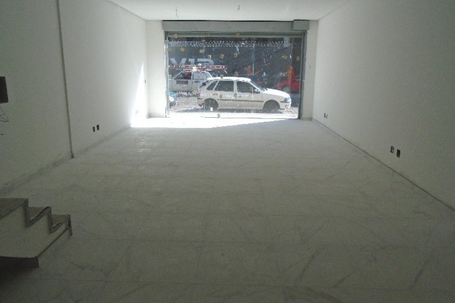 Loja com 252m², no bairro São Pelegrino em Caxias do Sul para Alugar