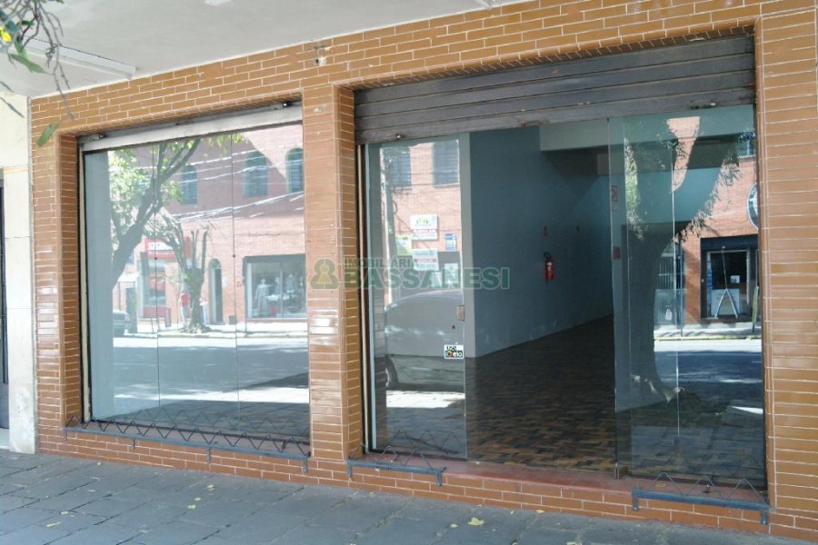 Loja com 130m², no bairro São Pelegrino em Caxias do Sul para Alugar