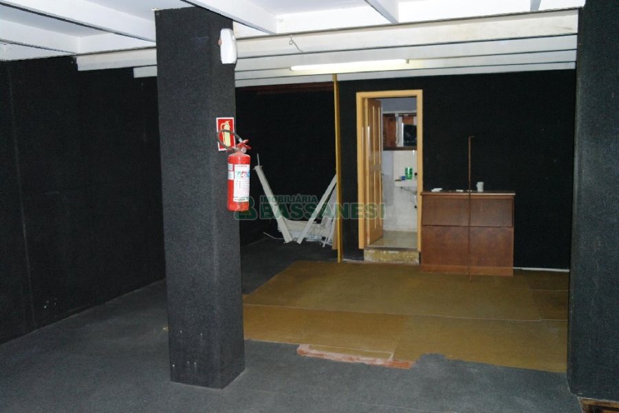 Loja com 130m², no bairro São Pelegrino em Caxias do Sul para Alugar