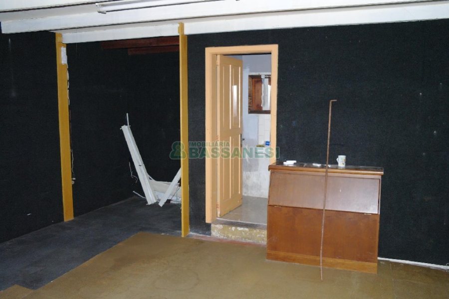 Loja com 130m², no bairro São Pelegrino em Caxias do Sul para Alugar