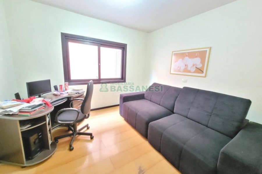 Apartamento com 144m², 3 dormitórios, 2 vagas, no bairro Panazzolo em Caxias do Sul para Alugar