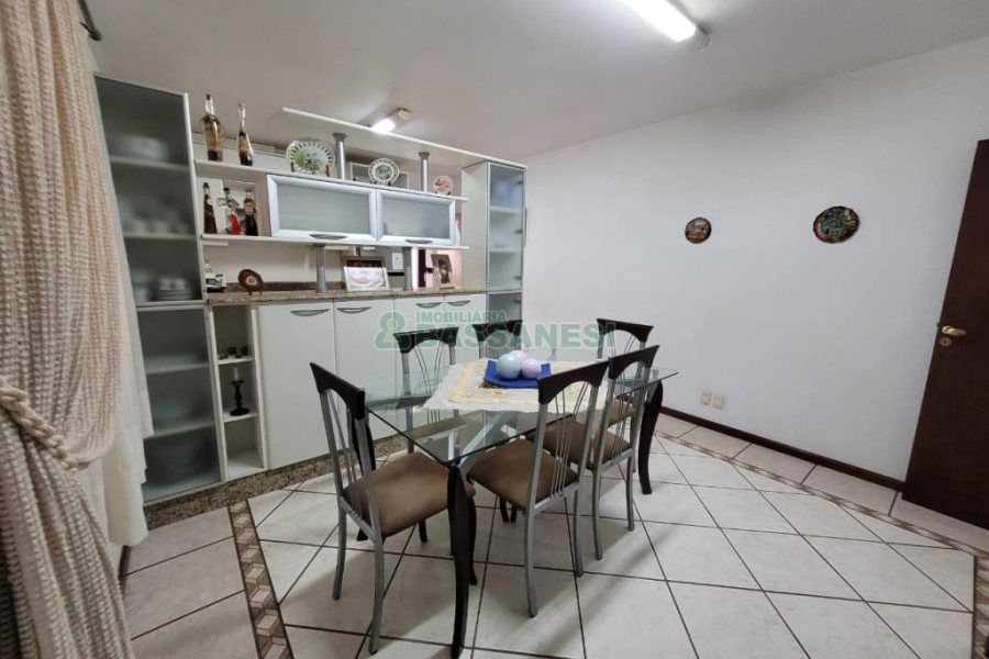 Apartamento com 144m², 3 dormitórios, 2 vagas, no bairro Panazzolo em Caxias do Sul para Alugar