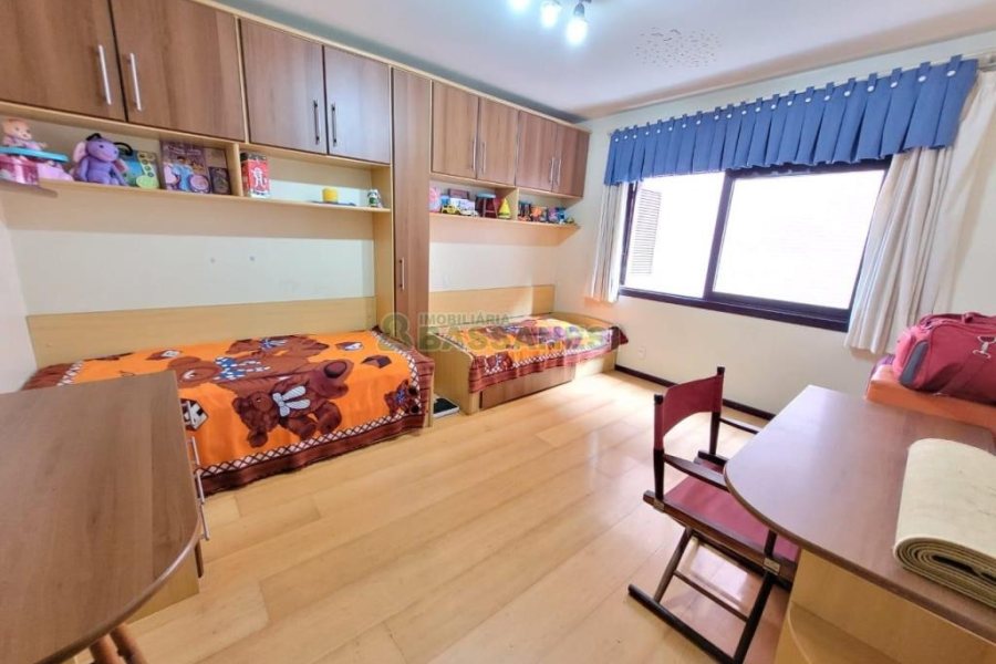 Apartamento com 144m², 3 dormitórios, 2 vagas, no bairro Panazzolo em Caxias do Sul para Alugar