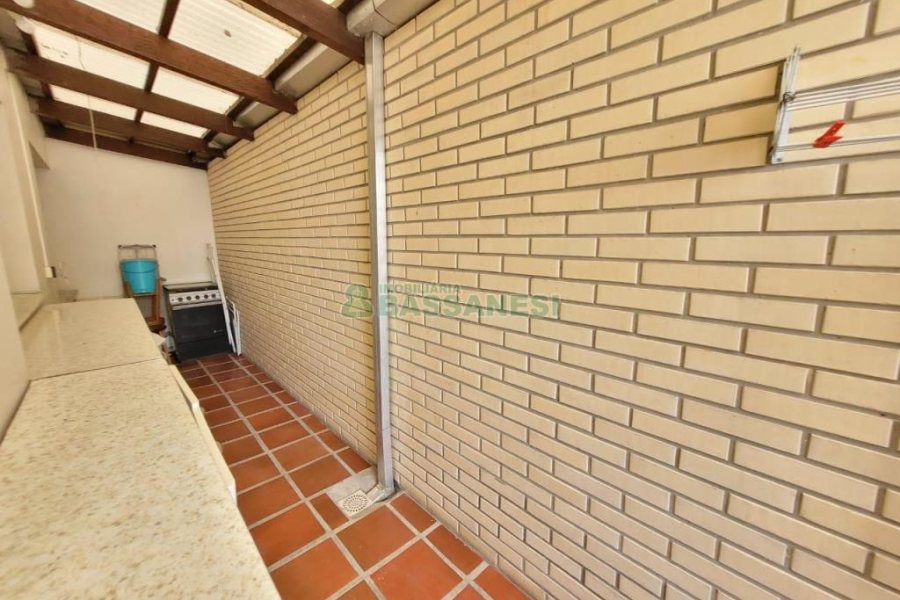Apartamento com 144m², 3 dormitórios, 2 vagas, no bairro Panazzolo em Caxias do Sul para Alugar