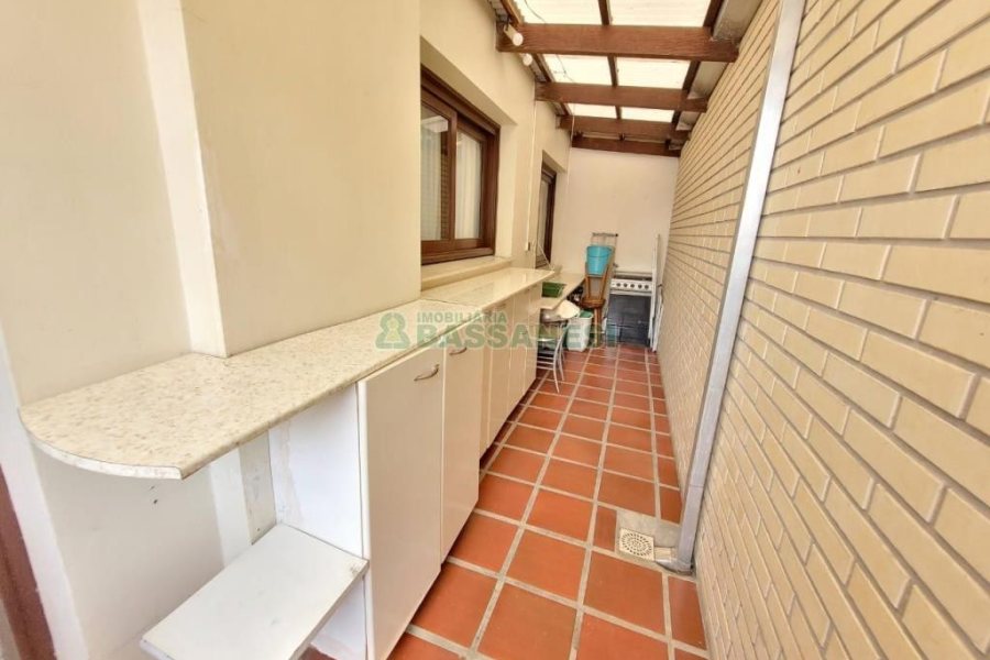 Apartamento com 144m², 3 dormitórios, 2 vagas, no bairro Panazzolo em Caxias do Sul para Alugar