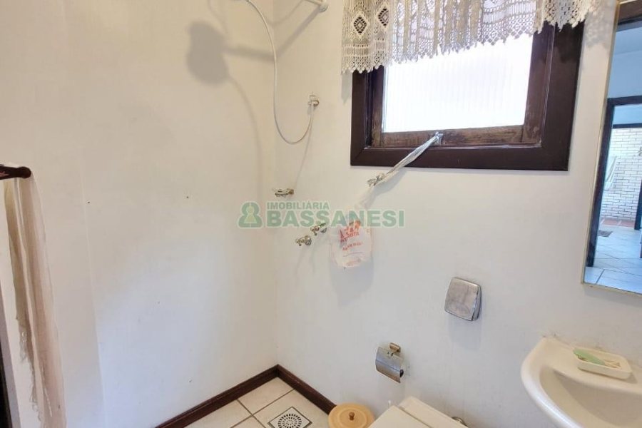 Apartamento com 144m², 3 dormitórios, 2 vagas, no bairro Panazzolo em Caxias do Sul para Alugar